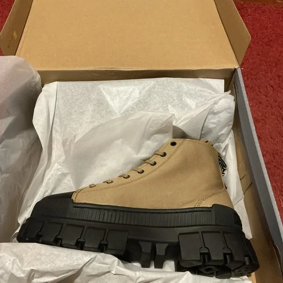 Palladium Revolt HI TX olive color shoes - Picture 3 of 7